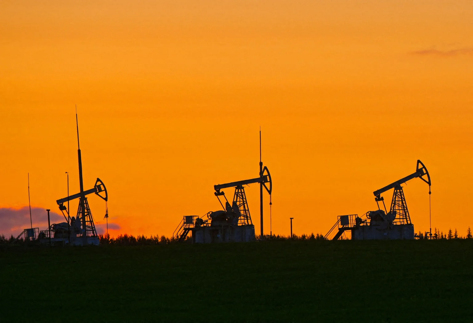 Oil Prices Climb for Fifth Straight Day Amid U.S. Tariffs on Venezuelan Crude